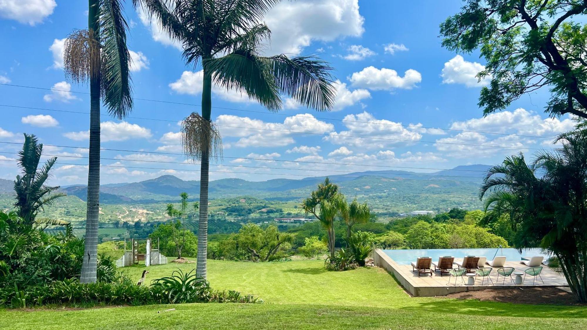 Loerieroep Estate - Mountainview Selfcatering Accommodation Nelspruit نيلسبروت المظهر الخارجي الصورة